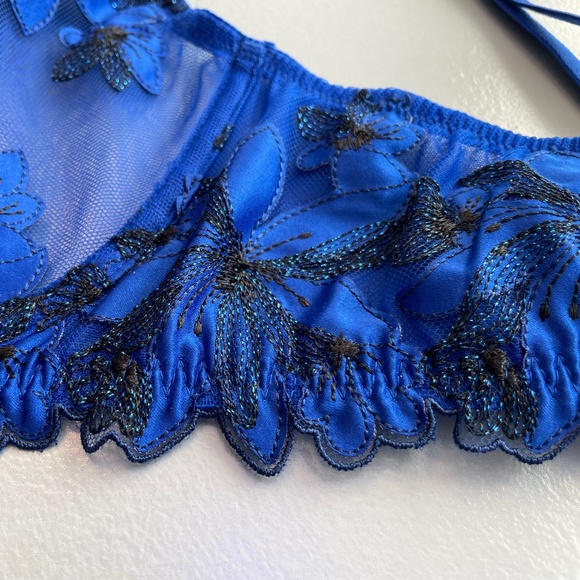 NWOT VERY SEXY Unlined Floral Embroidery Demi Bra in Blue Oar/cobalt & black 36D - Picture 9 of 14